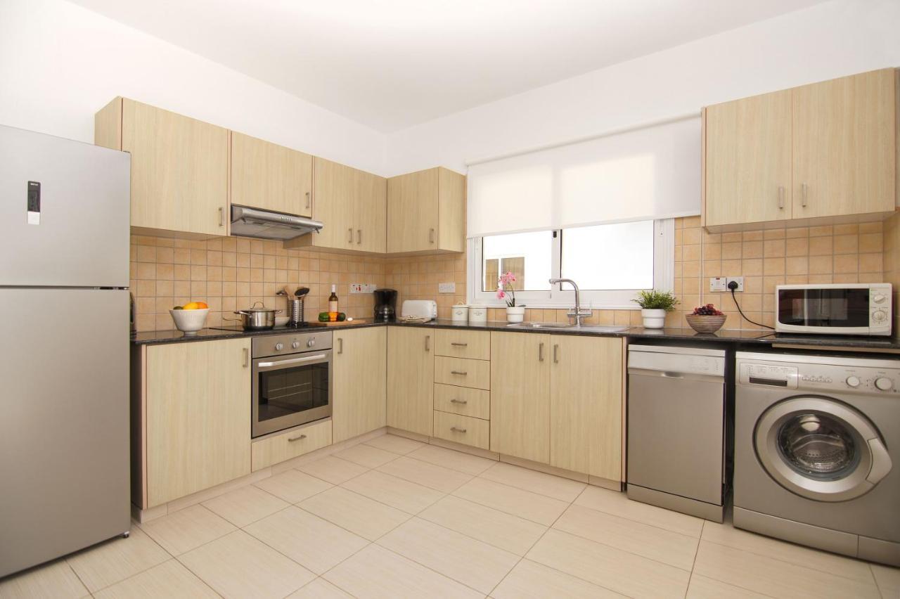 Nissi Sapphire Villa Ayia Napa Exteriör bild