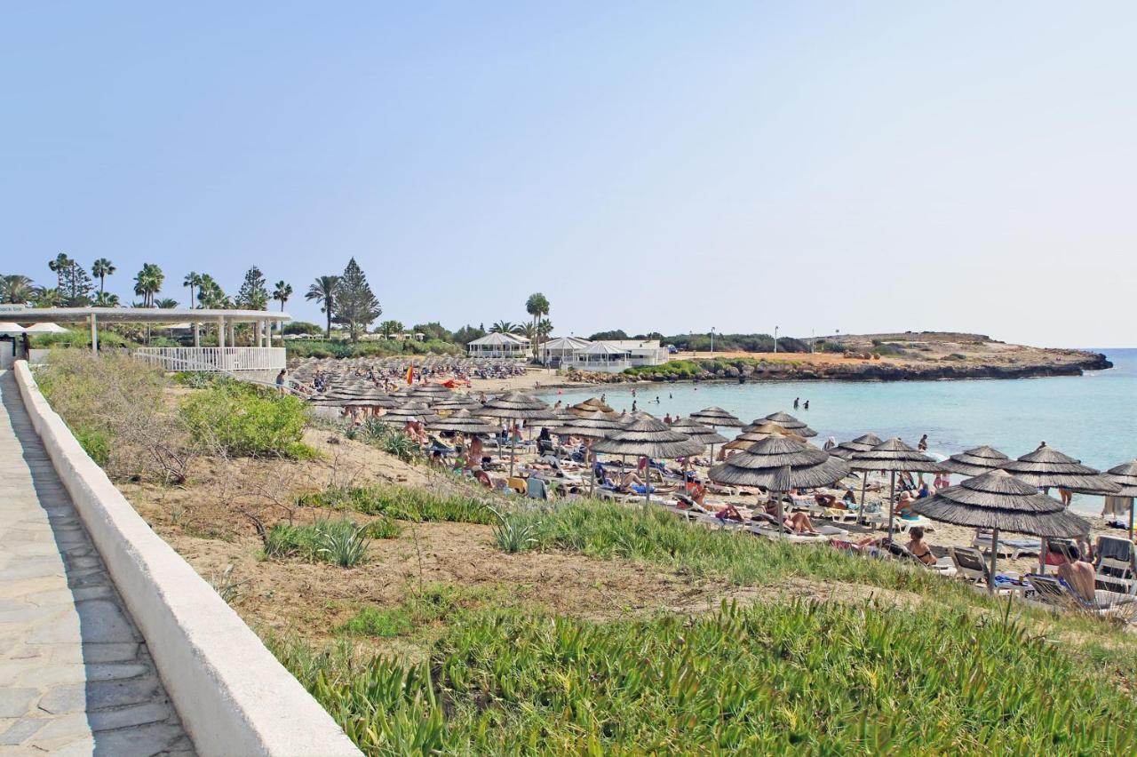 Nissi Sapphire Villa Ayia Napa Exteriör bild
